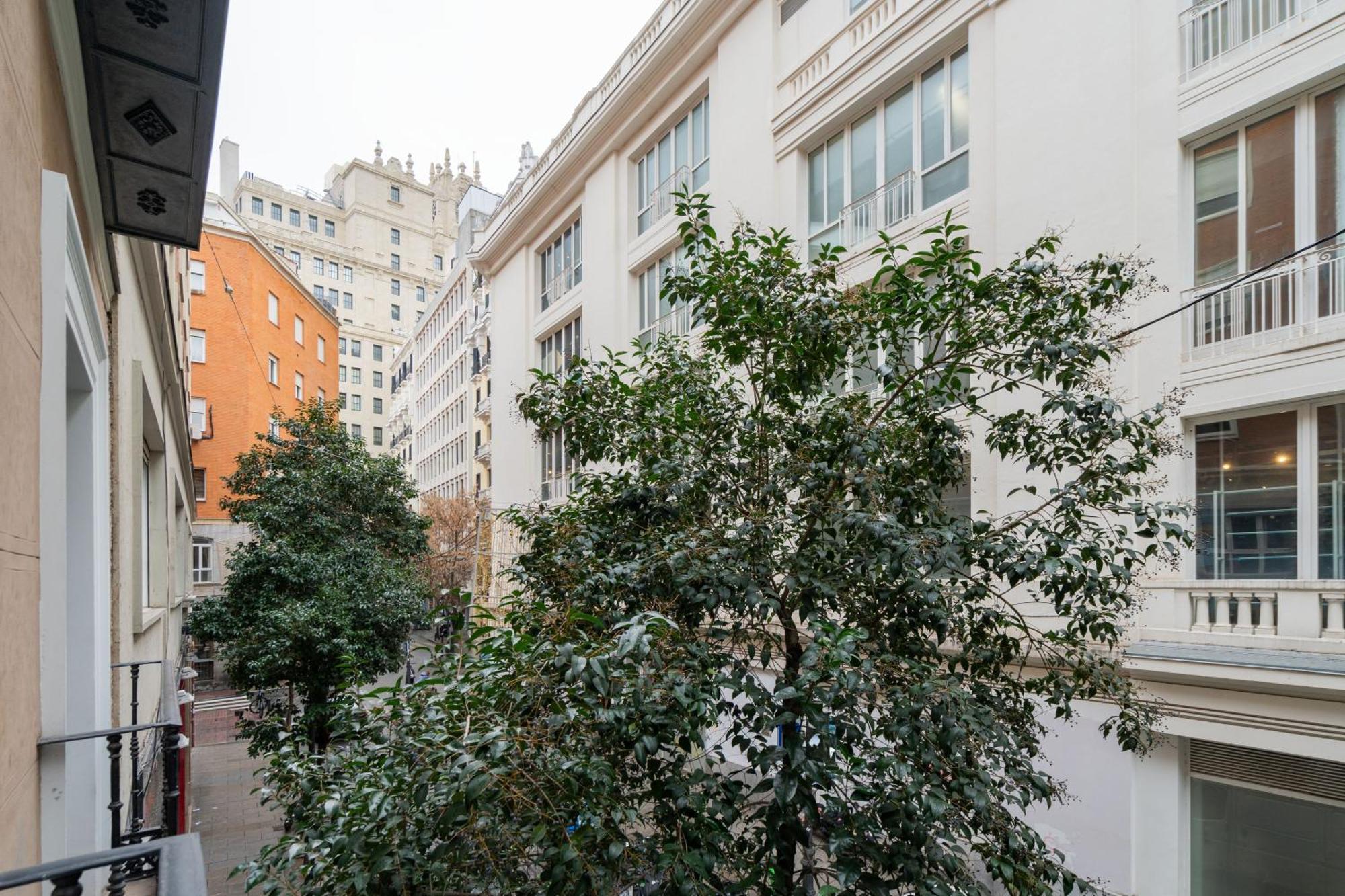 Dobo Madrid Luna ภายนอก รูปภาพ